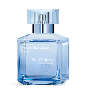 Maison Francis Kurkdjian Paris - Aqua Celestia Cologne Forte transparenter blauer Glasflakon mit silbernem Verschluss vor weißem Hintergrund