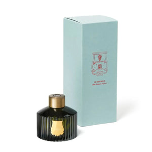 Trudon - Reed Diffusor - Joséphine mit dunkelgrünem Flakon, goldfarbenem Deckel und hellblauer Verpackung vor weißem Hintergrund