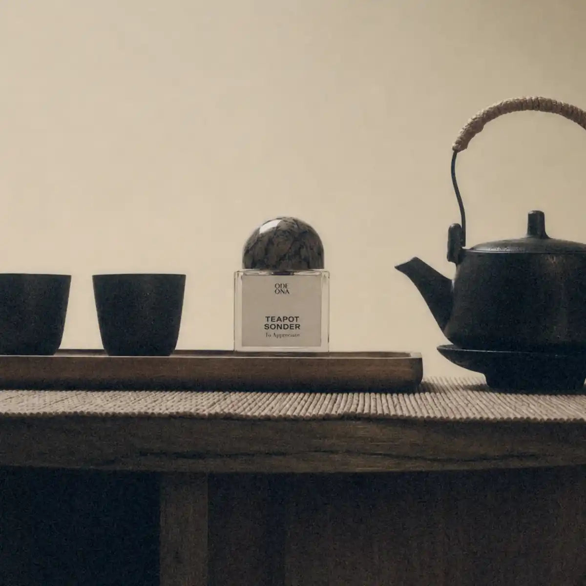 Ode Ona - Teapot Sonder