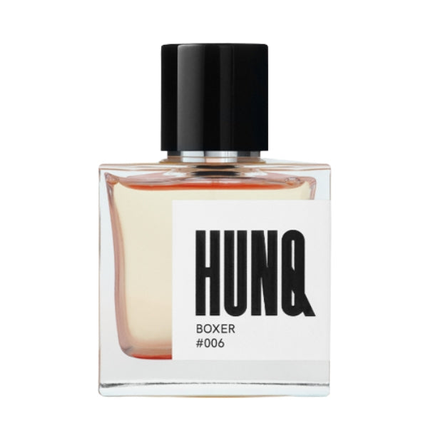HUNQ - #006 Boxer klarer Flakon mit schwarzem Verschluss und schlichtem weißem Etikett vor weißem Hintergrund