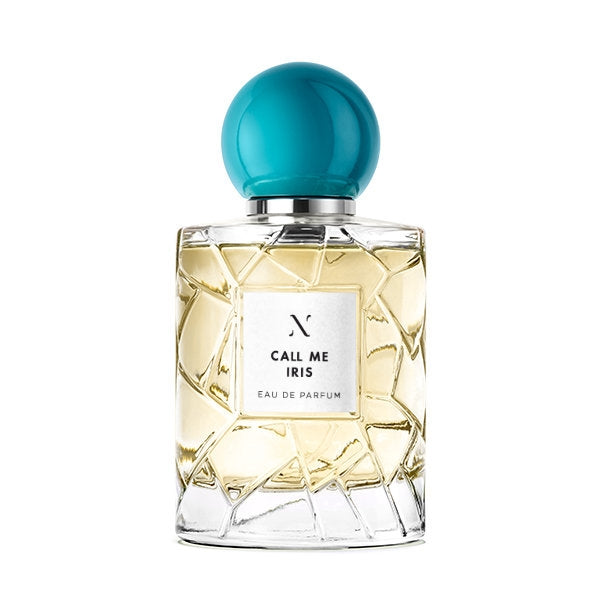 Les Sœurs de Noé - Call me Iris Parfumflakon mit strukturiertem Glas und türkisfarbenem Verschluss vor weißem Hintergrund