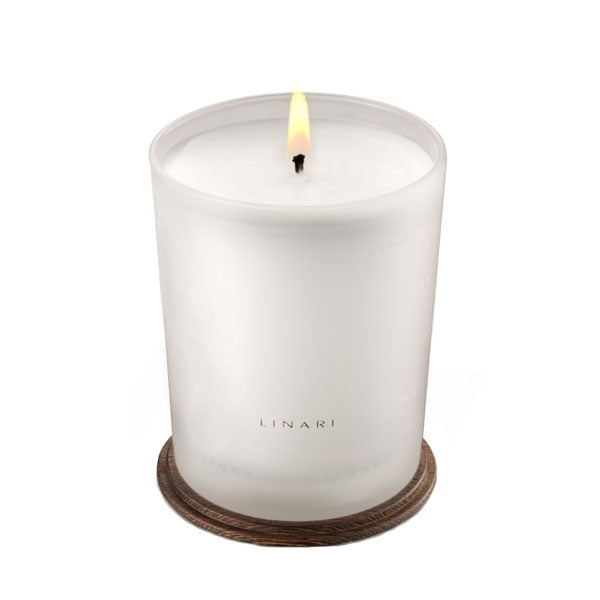 LINARI - Malva - Duftkerze mit zarten Noten von grüner Feige, Bergamotte und sinnlicher Waldhimbeere im klaren Glasgefäß