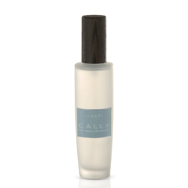 LINARI - Calla - Raumspray mit satiniertem Flakon, dunklem Holzverschluss und frischem Duft aus schwarzen Teeblättern und Zitrusnoten