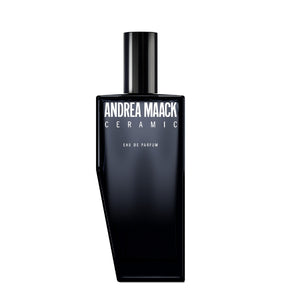 Andrea Maack Parfums - Ceramic eleganter schwarzer Parfumflakon mit klarer Typografie auf weißem Hintergrund