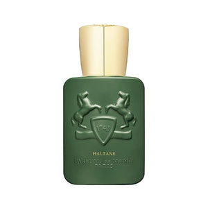 Parfums de Marly - Haltane Flakon in sattem Grün mit erhabener Pferdedekoration und goldenem Verschluss vor weißem Hintergrund