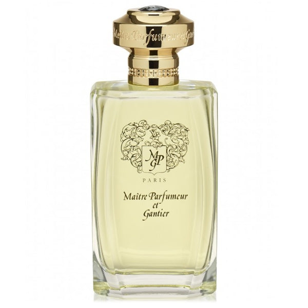 Maître Parfumeur et Gantier - Eau du Jeune Homme eleganter Flakon mit goldfarbenem Verschluss und filigranem Logo auf klarem Glas