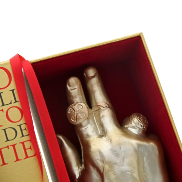 Filippo Sorcinelli - Memento - Sacristie Des Arbres goldene Hand mit kunstvollem Siegelring in rotem Samtkarton