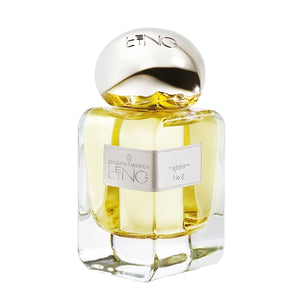 Lengling - No 8 - Apéro Parfumflakon mit goldfarbenem Verschluss und klarem Glas vor weißem Hintergrund
