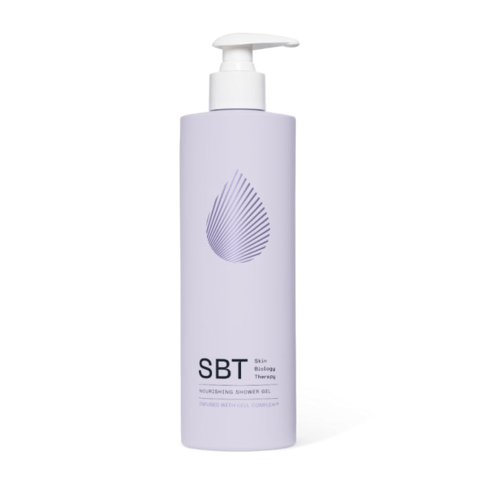 SBT - Body - Nourishing Shower Gel in helllila Flasche mit weißem Pumpspender für pflegende und feuchtigkeitsspendende Reinigung