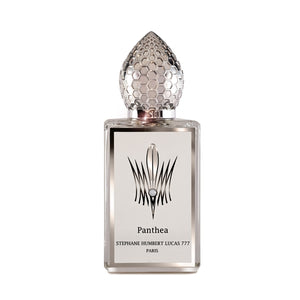 Stéphane Humbert Lucas 777 - Panthea Parfumflakon mit transparentem Glas und silbernem, sechseckigem Verschluss vor weißem Hintergrund