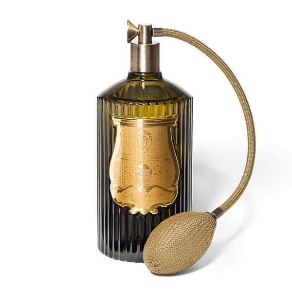 Trudon - Ernesto - Raumspray im dunkelgrünen Flakon mit goldfarbenem Zerstäuber und elegantem vintage-inspiriertem Design