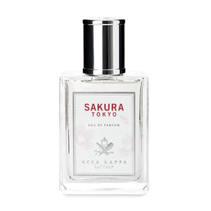 Acca Kappa - Sakura Tokyo Parfumflakon mit klarem Glas und silbernem Verschluss vor weißem Hintergrund