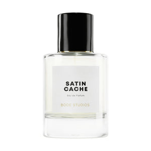 Bodé Studios - Satin Cache Parfumflakon mit klarem Glas und schlichtem Etikett vor weißem Hintergrund