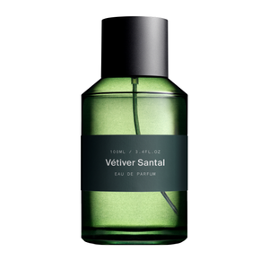 Marie Jeanne - Vetiver Santal Parfumflakon in grün mit schwarzem Verschluss vor weißem Hintergrund
